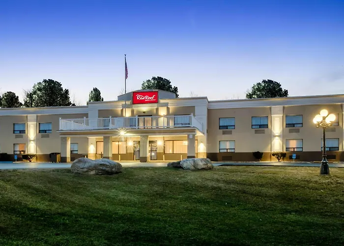 Red Roof Inn & Suites Newburgh - Stewart Airport West Point New Windsor