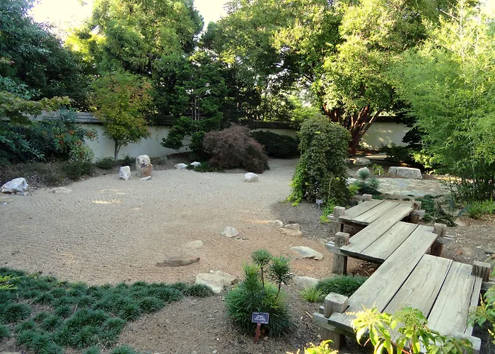 Best Western Plus Edison Inn