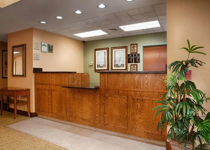 Best Western Plus Edison Inn