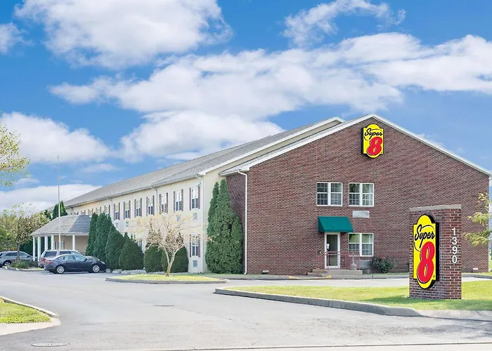 Super 8 By Wyndham Maumee Perrysburg Toledo Area