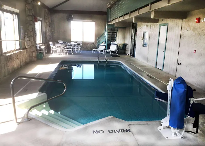 Super 8 By Wyndham Petoskey Hotel