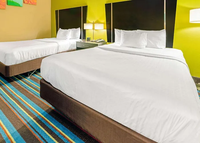 La Quinta By Wyndham Muskogee Hotel