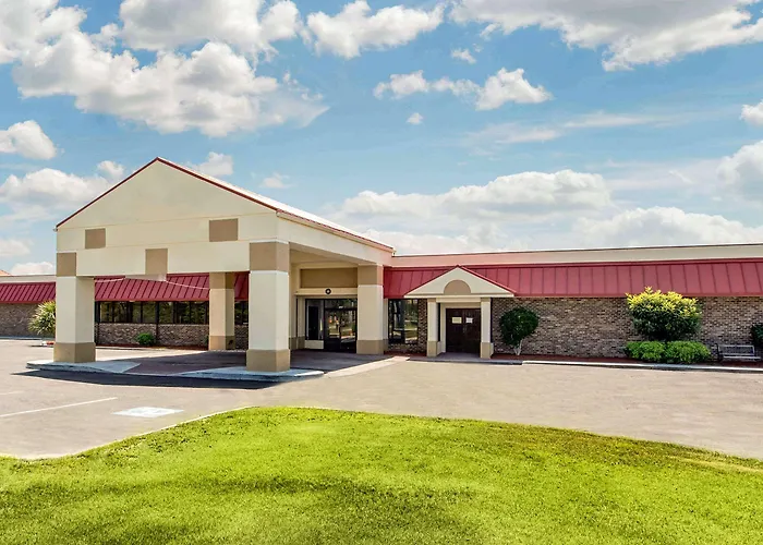 Ramada By Wyndham Santee I-95 Hotel
