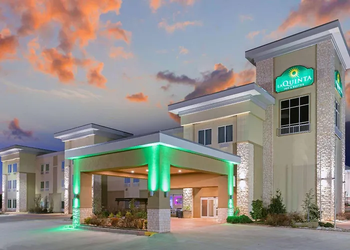 La Quinta By Wyndham Guthrie Hotel
