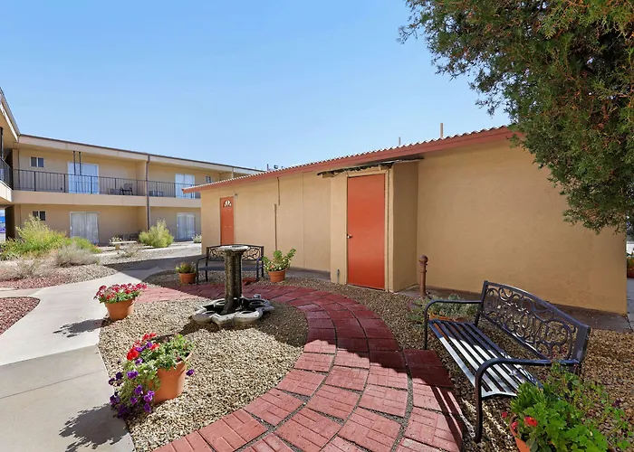 Econo Lodge Inn & Suites Socorro