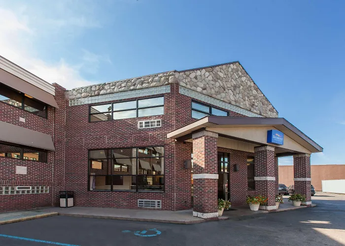 Baymont By Wyndham Downtown Detroit Hotel