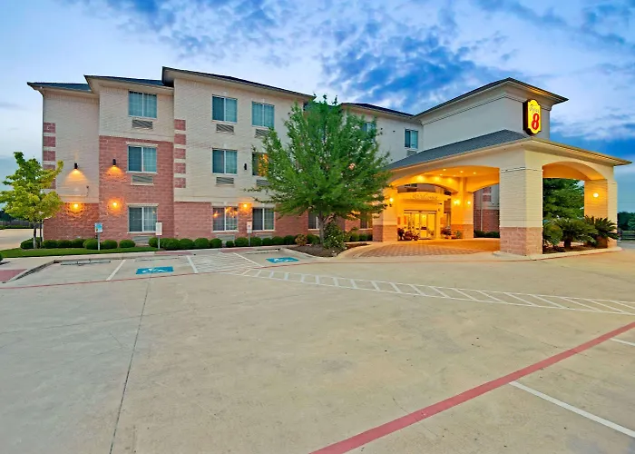 Super 8 By Wyndham Austin/Airport North