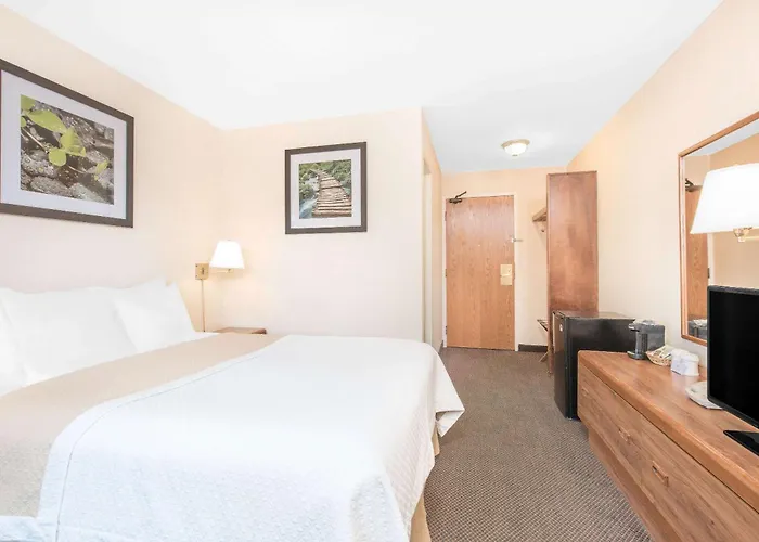 Days Inn By Wyndham West Rapid City