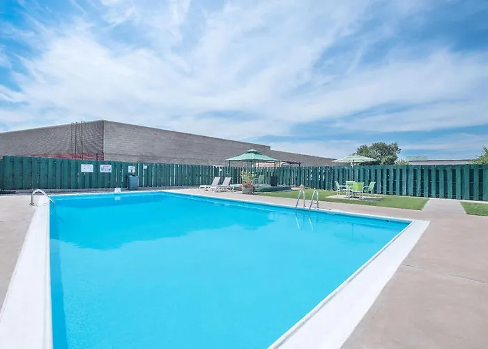 Days Inn By Wyndham West Rapid City