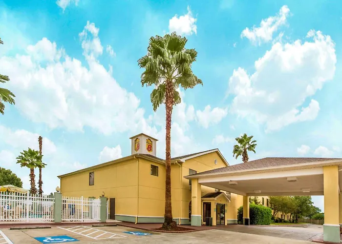 Super 8 By Wyndham Lake Charles/Sulphur
