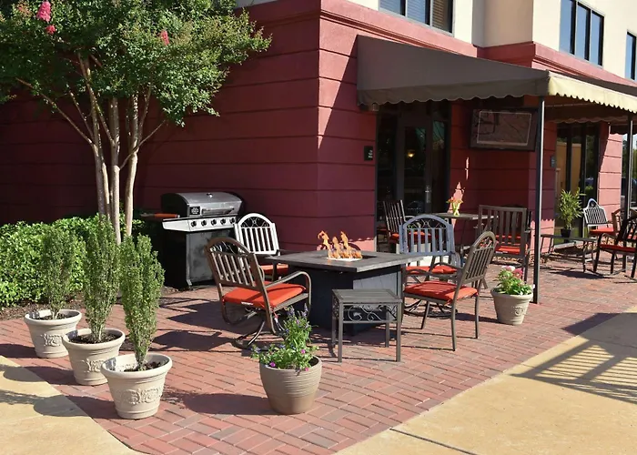 Hampton Inn & Suites Alexandria