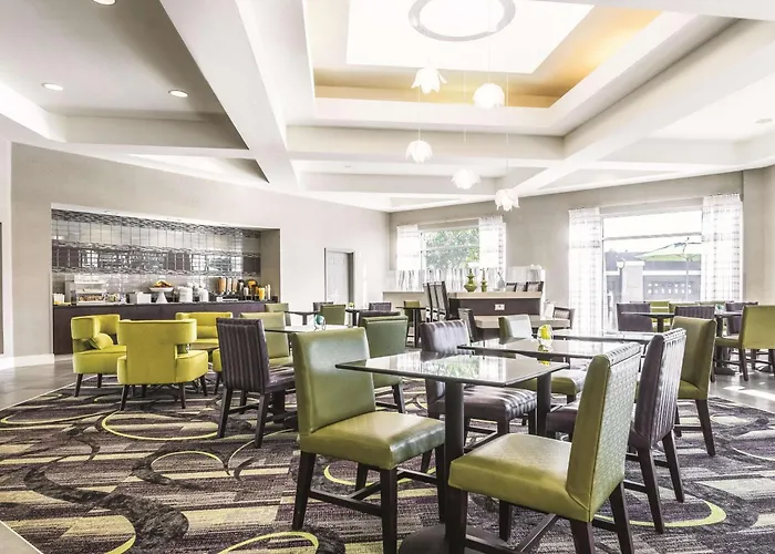 La Quinta By Wyndham Alexandria Airport