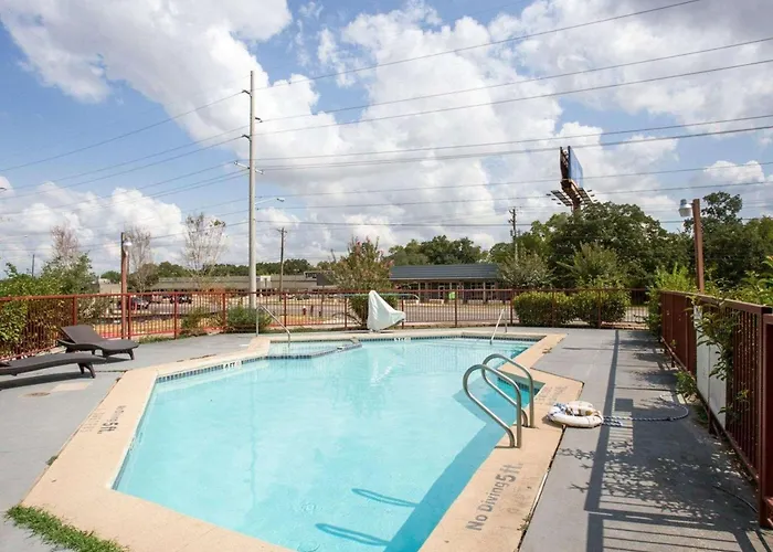 Knights Inn College Station