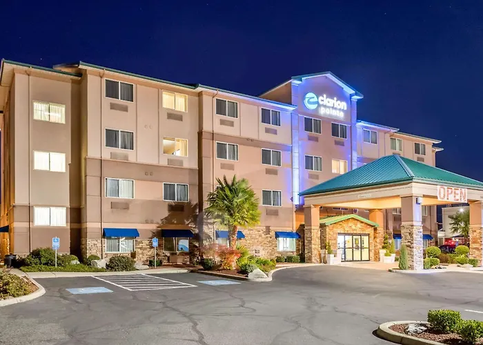 Clarion Pointe Medford