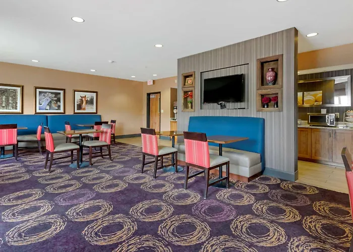 Comfort Inn & Suites Market - Airport Great Falls