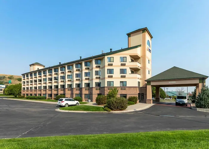 Comfort Inn & Suites Market - Airport Great Falls