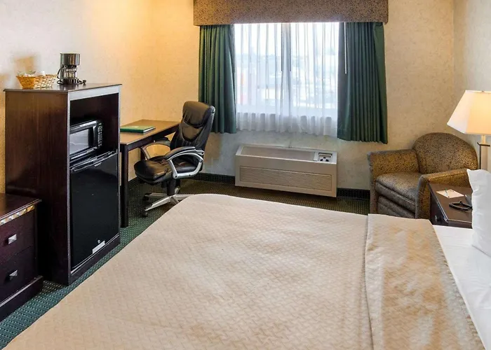 Quality Inn Near Northtown Mall & National Sports Center Coon Rapids