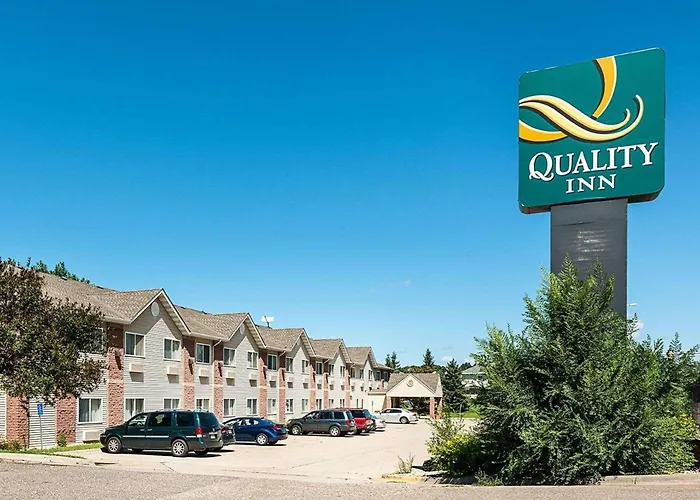 Quality Inn Near Northtown Mall & National Sports Center Coon Rapids