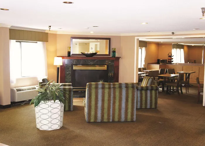 La Quinta Inn & Suites By Wyndham Kansas City North North Kansas City
