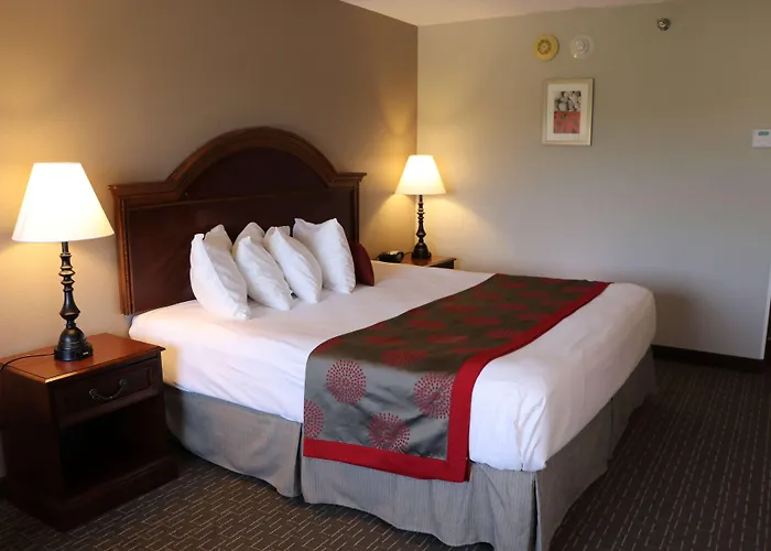 Ramada Plaza By Wyndham Hagerstown