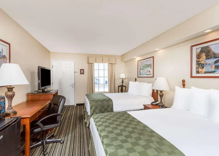 Super 8 By Wyndham Orangeburg North Motel