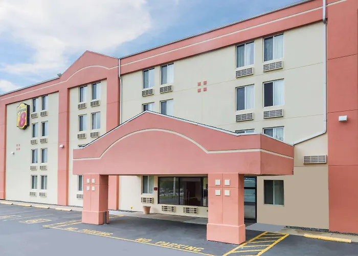 Super 8 By Wyndham Danbury Motel