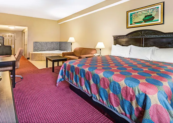Days Inn & Suites By Wyndham Jeffersonville In
