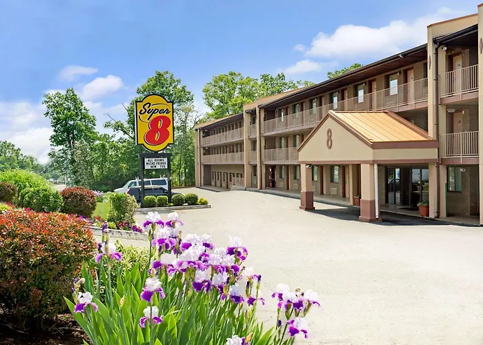 Super 8 By Wyndham Laurel
