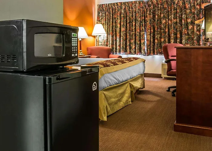 Rodeway Inn Muskegon Airport Muskegon Heights