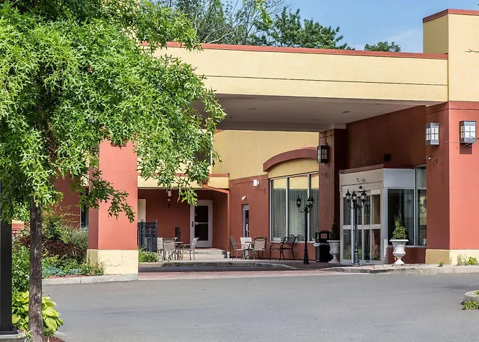 Clarion Hotel & Suites Hamden-New Haven