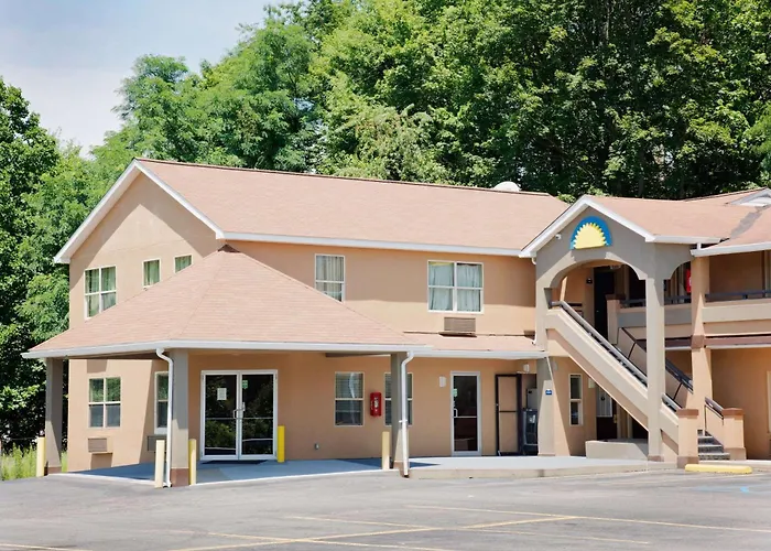 Days Inn By Wyndham Fairmont