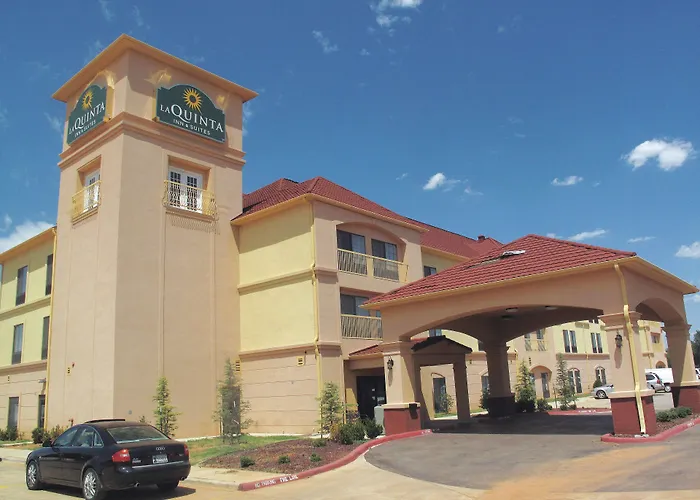 La Quinta By Wyndham Woodward Hotel