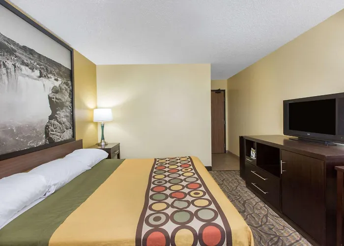Super 8 By Wyndham Nampa Hotel