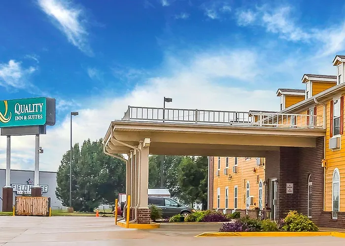 Quality Inn & Suites Chesterfield Village Springfield
