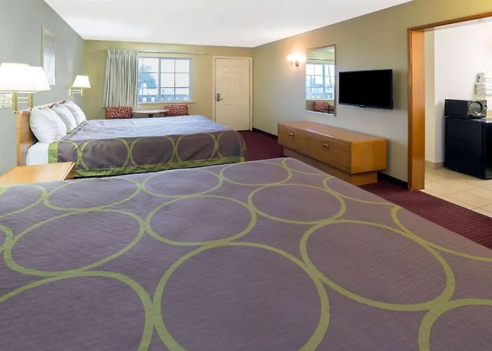 Super 8 By Wyndham Crescent City