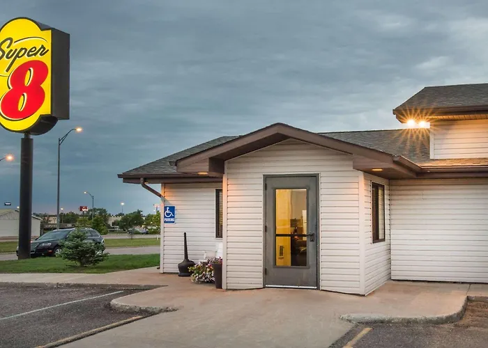 Super 8 By Wyndham Jamestown