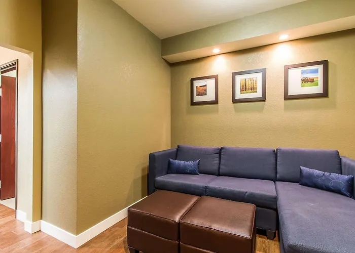 Comfort Suites Mattoon East