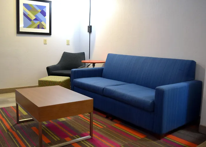 Holiday Inn Express & Suites Batesville By Ihg