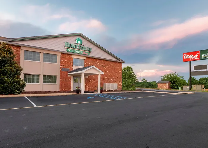 Red Roof Inn & Suites Wilmington - New Castle