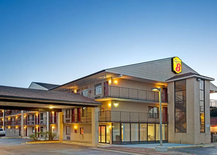 Super 8 By Wyndham Fredericksburg Hotel