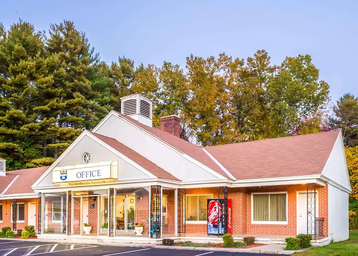 Knights Inn Lenox