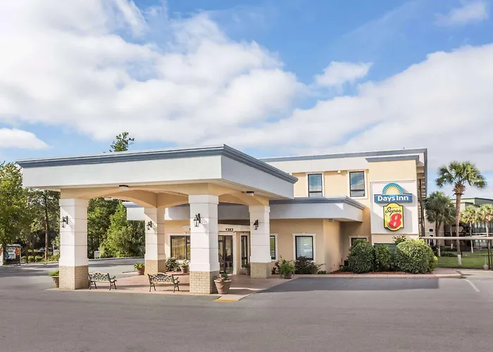 Super 8 By Wyndham Valdosta Mall