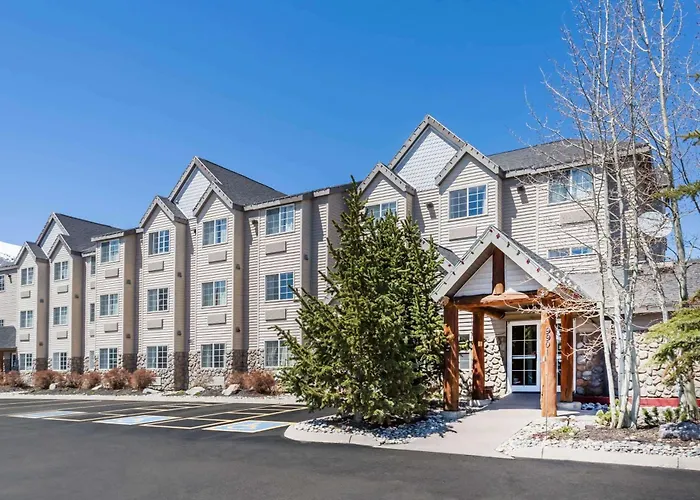 Ramada By Wyndham Frisco Hotel