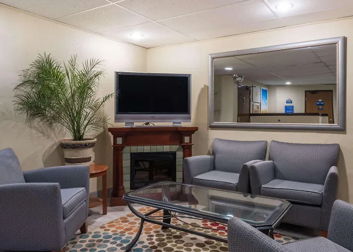 Days Inn By Wyndham Greenfield