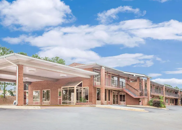 Days Inn By Wyndham Benton