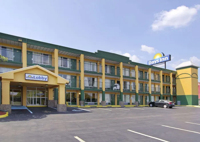Days Inn By Wyndham Roanoke Civic Center
