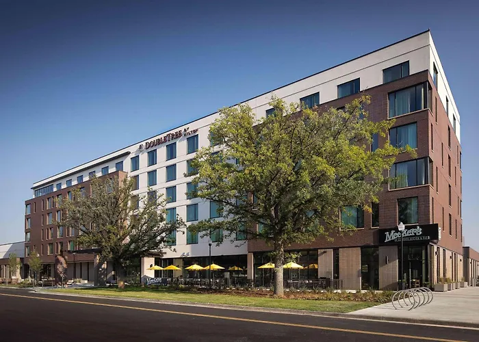 Doubletree By Hilton Greeley At Lincoln Park Hotel