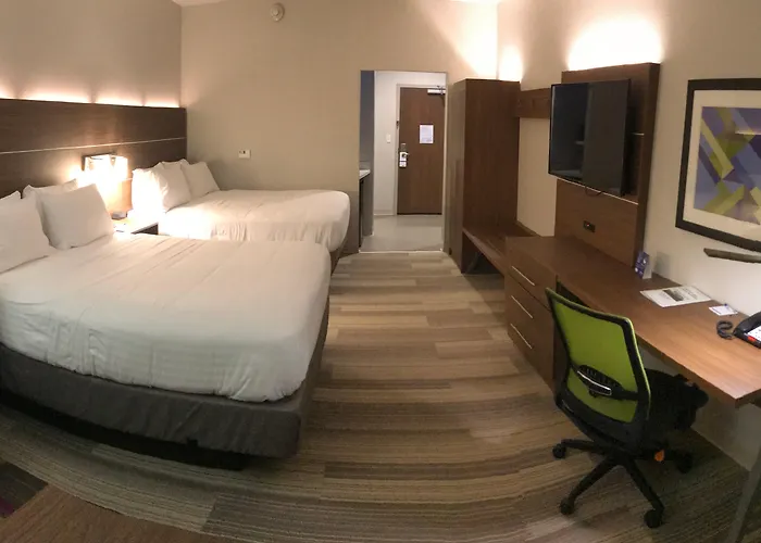 Holiday Inn Express & Suites Pineville-Alexandria Area