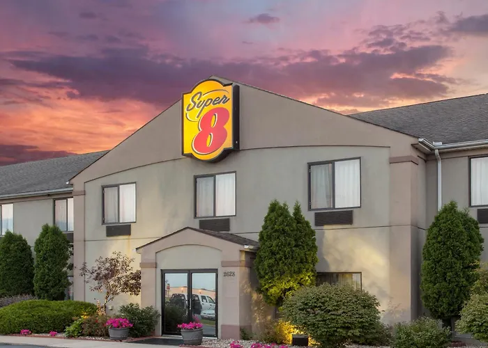 Super 8 By Wyndham Goshen