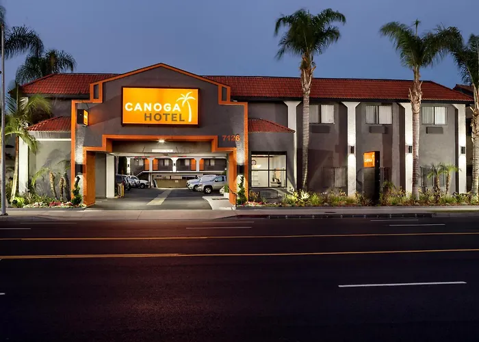 Canoga Hotel At Warner Center